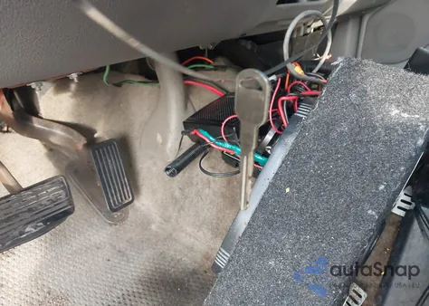 2004 Chevrolet Tahoe Ls z USA, uszkodzony, nr VIN 1GNEC13V64J215903